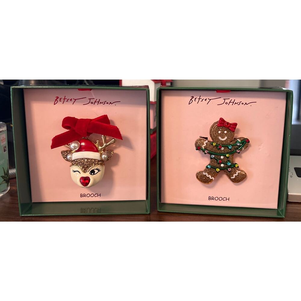 NIB Betsey Johnson Set Winking Reindeer & Gingerbread Girl Brooch Pin Gift Box